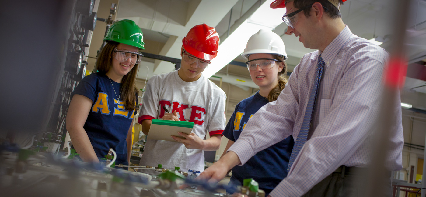 Students working in chemical engineering lab