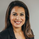 Theona Scola headshot
