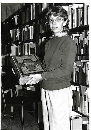 Photograph of Lora Brueck