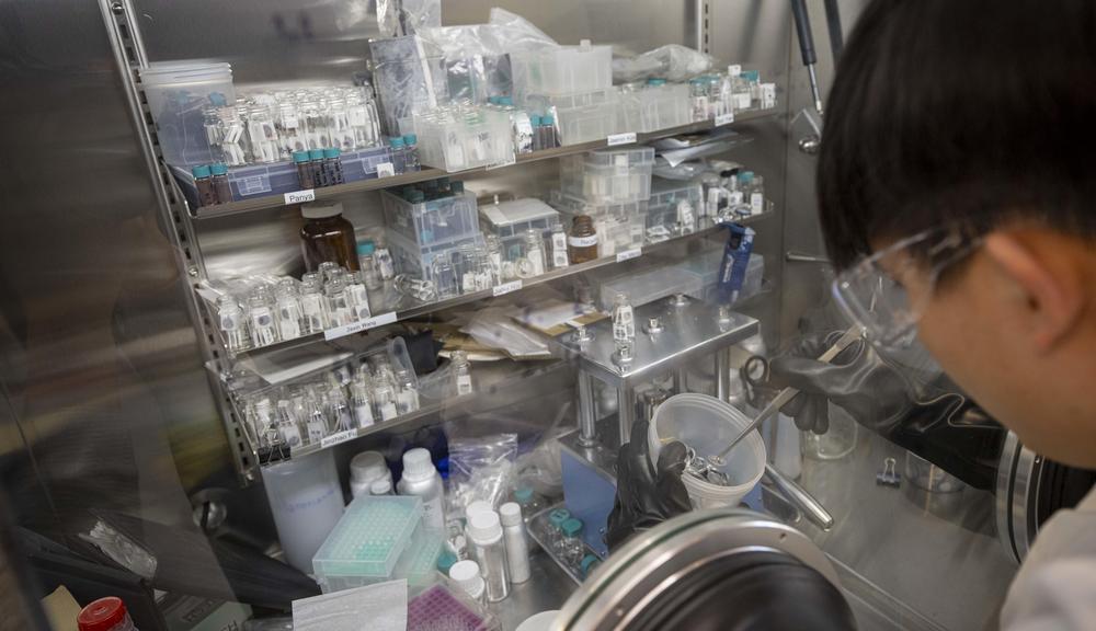 metal research in lab