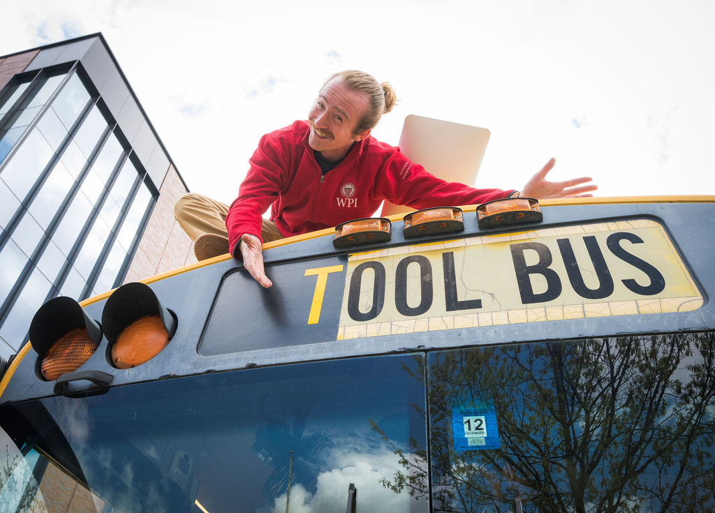 RW24 Tool Bus