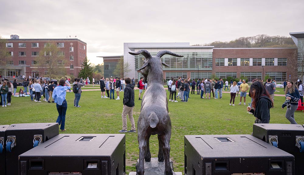 A photo of the quad from behind the Gompei statue during the senior sendoff celebration.