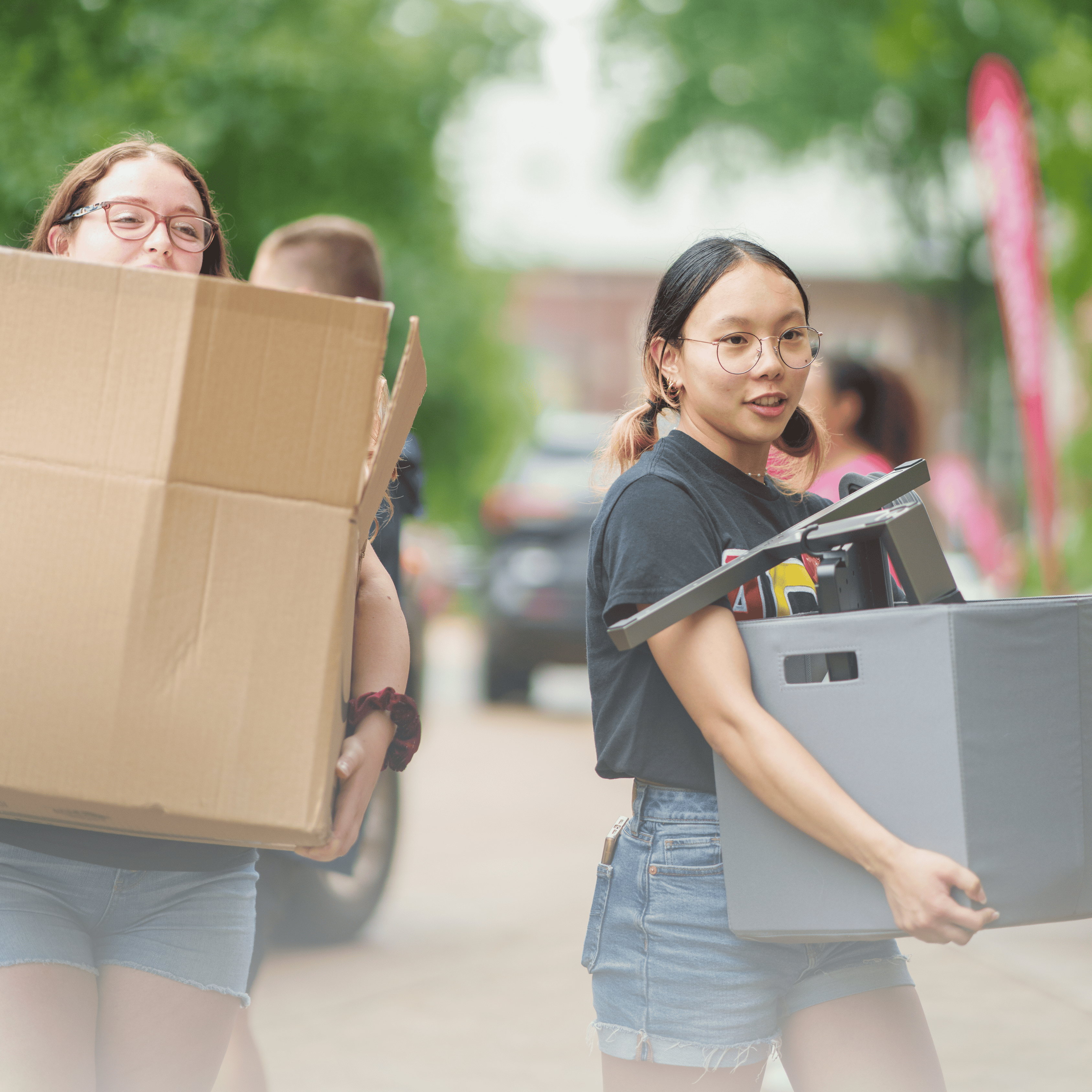 wpi students moving boxes