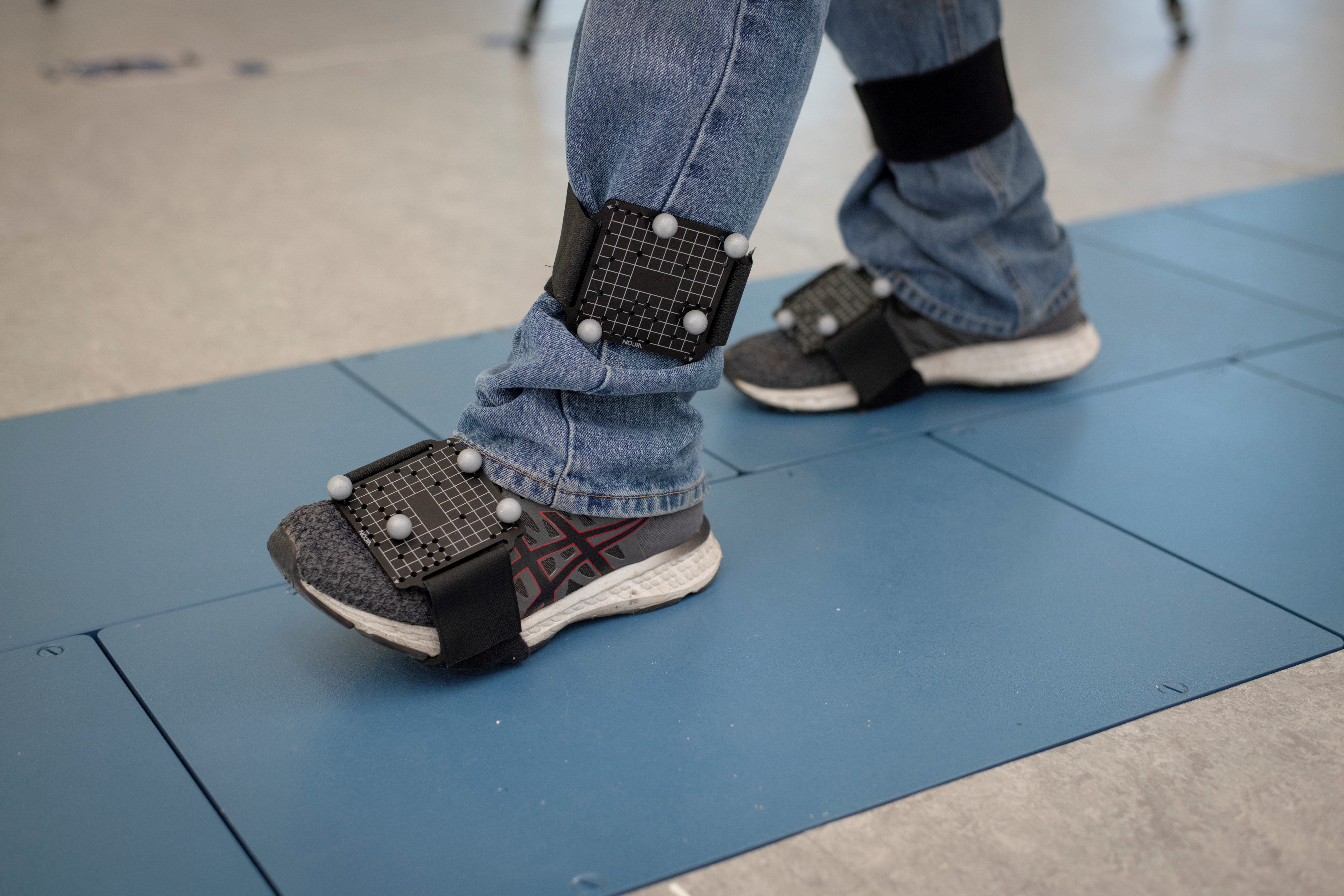feet on forceplate
