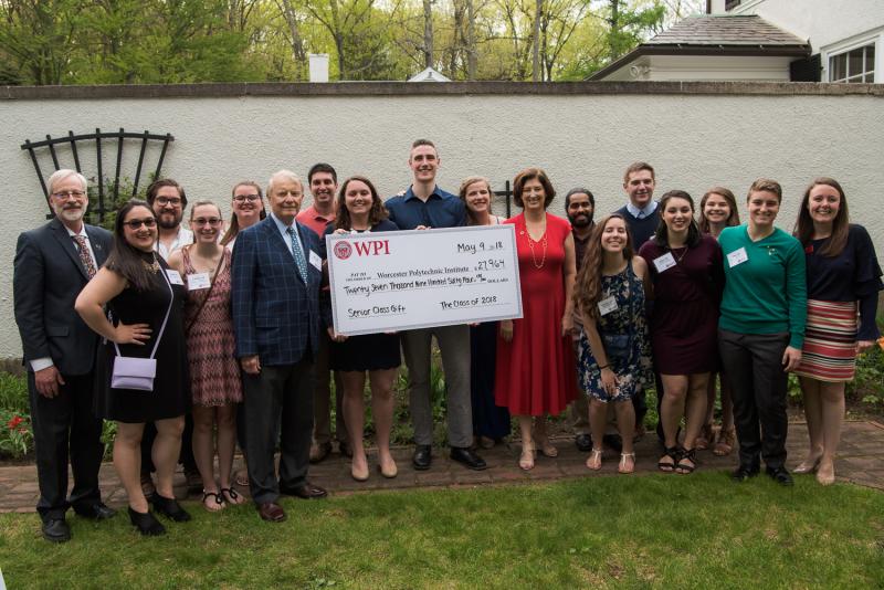 2017 Senior Class Gift Committee with President Leshin