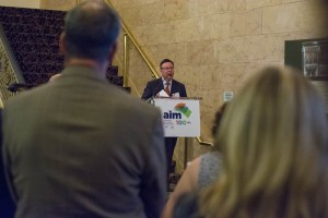 Jeffrey Solomon speaks to the gathering in accepting the award on behalf of WPI.